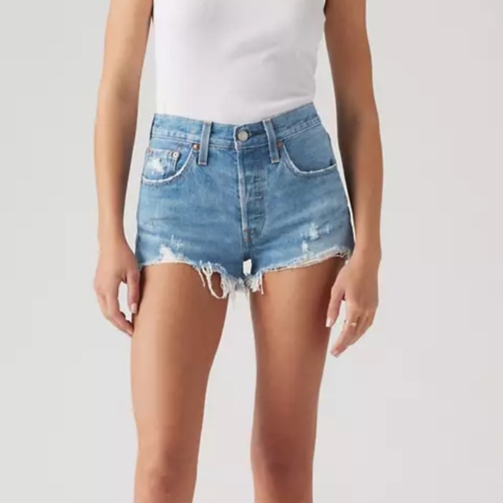 Levi’s 501 Dark Wash Denim Shorts - Picture 4 of 4